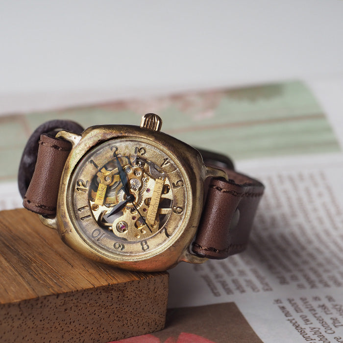 渡辺工房 機械式 手巻き腕時計 クッションケース 34mm アラビア数字 ミシンステッチ 牛革 ベルト[NW-BHW127-MS]