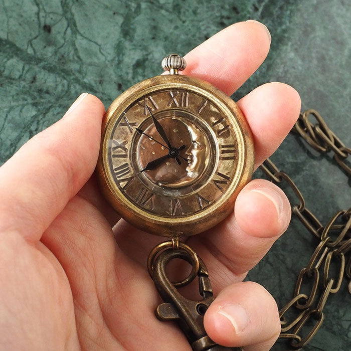 渡辺工房 手作り懐中時計 “Crescent Moon-JB” ジャンボブラス 甲丸ケース 真鍮チェーン [NW-JUM158CM]