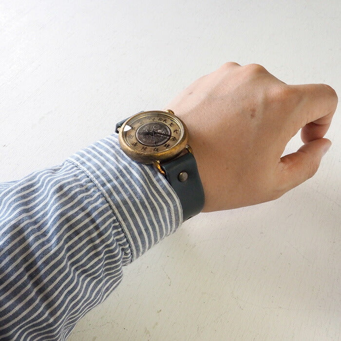 Watanabe Koubou Handmade Watch Slanted Dial “Wanokoku 7” 5-sen Coin Round Case Jumbo Brass 38mm [NW-JUM165] 