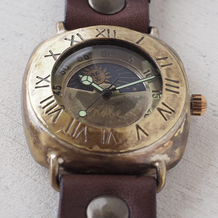Watanabe workshop handmade watch "Caramel Box-S &amp; M-JB" 38mm cushion type brass case SUN &amp; MOON Roman numeral bezel [NW-JUM187SM] 