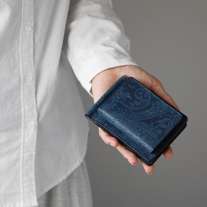 RE.ACT (リアクト) 大和藍染 マネークリップ 二つ折り財布 (小銭入れ付き) ペイズリー [RA2021-005AI-PAI] —  クラフトカフェ