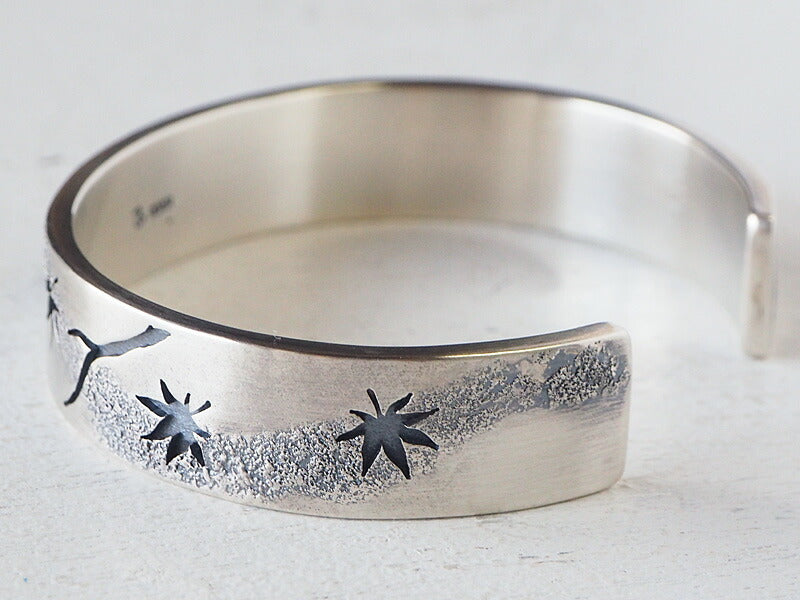 エス 和柄アクセサリー作家・三浦砂織 文鳥×紅葉 オーバーレイ シルバーバングル [S-Bbm-01]