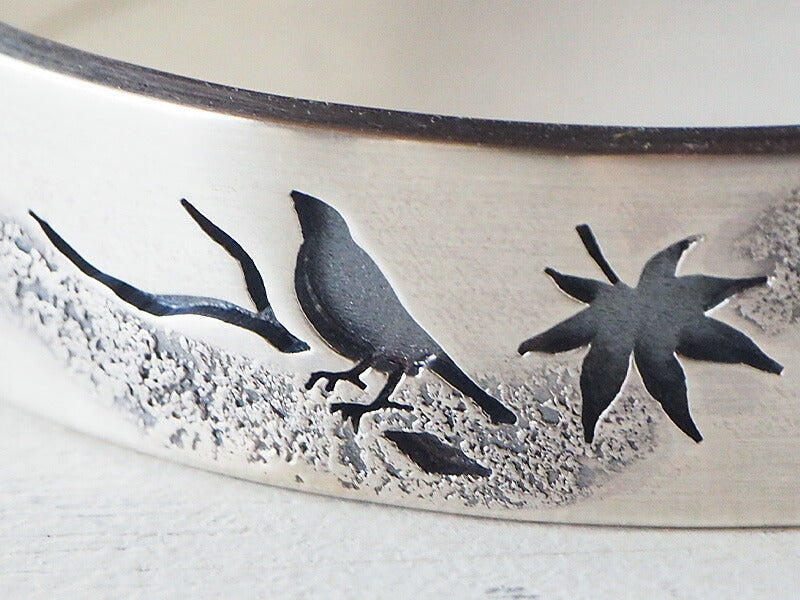 エス 和柄アクセサリー作家・三浦砂織 文鳥×紅葉 オーバーレイ シルバーバングル [S-Bbm-01]