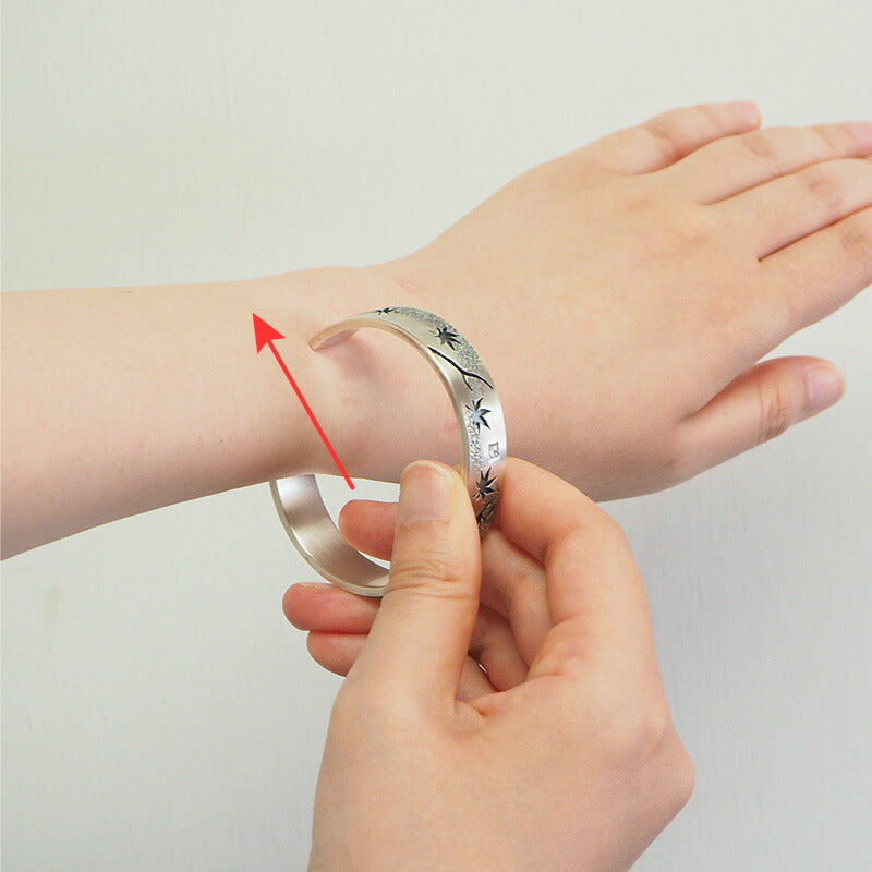 エス 和柄アクセサリー作家・三浦砂織 文鳥×紅葉 オーバーレイ シルバーバングル [S-Bbm-01]