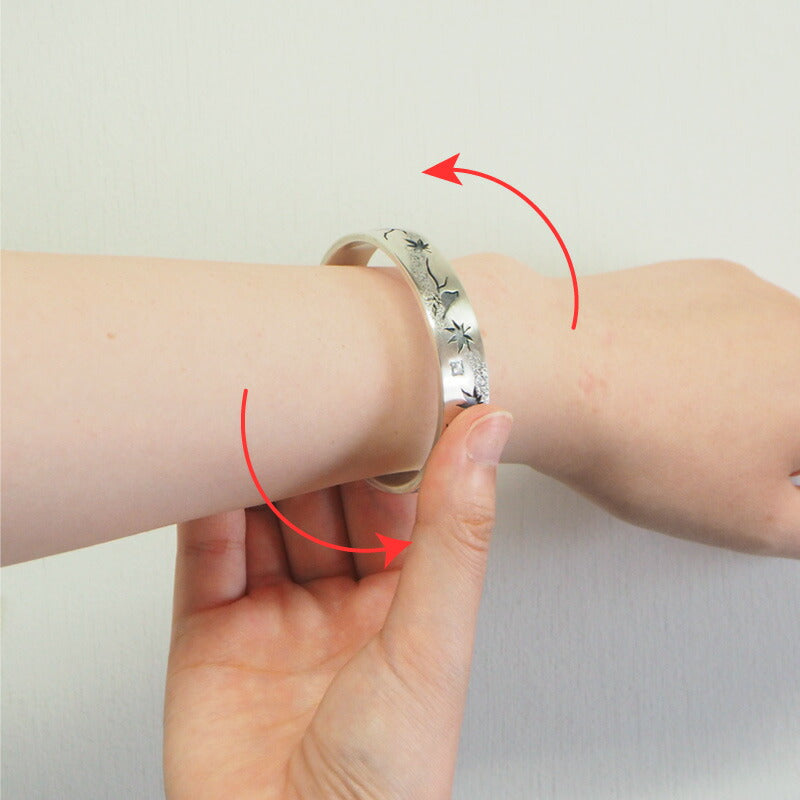 エス 和柄アクセサリー作家・三浦砂織 文鳥×紅葉 オーバーレイ シルバーバングル [S-Bbm-01]