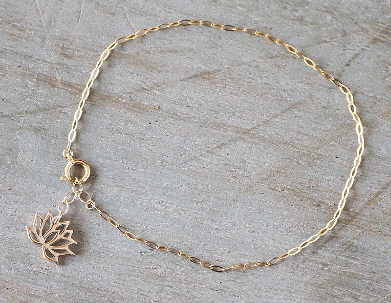 Japanese pattern accessory artist Saori Miura lotus bracelet 10k yellow gold [S-Bh-10y] 