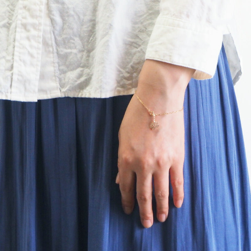 Japanese pattern accessory artist Saori Miura lotus bracelet 10k yellow gold [S-Bh-10y] 
