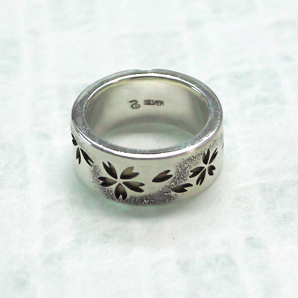Japanese pattern accessory artist Saori Miura Kasumi Sakura flat silver ring with leather 10mm [SR-11] 