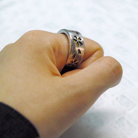 日本圖案配飾藝術家 Saori Miura Kasumi Sakura 扁平銀戒指配皮革 10mm [SR-11] 
