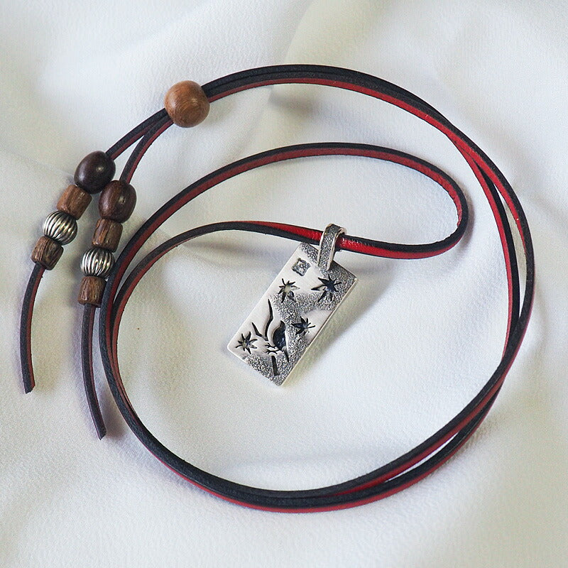 Japanese pattern accessory artist Saori Miura Java sparrow x autumn leaves overlay silver pendant [ST-07] 