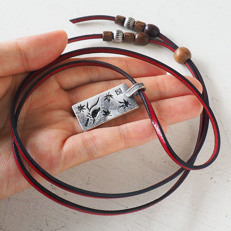 Japanese pattern accessory artist Saori Miura Java sparrow x autumn leaves overlay silver pendant [ST-07] 