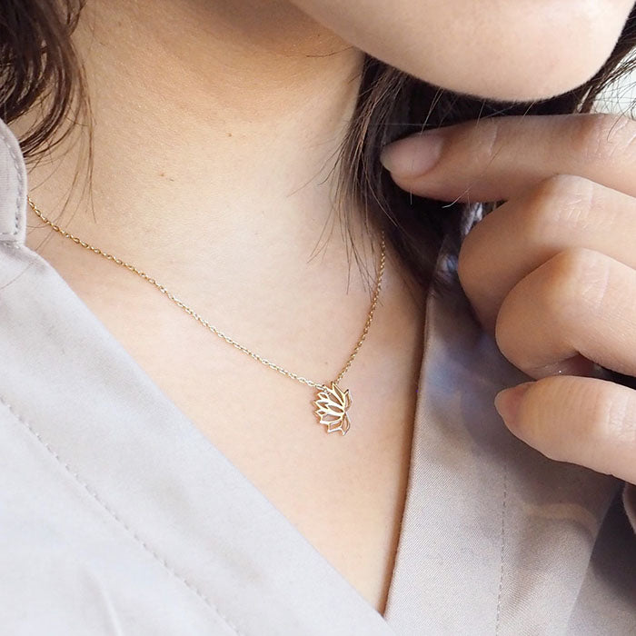 S lotus necklace 10k yellow gold [S-Th-10y]