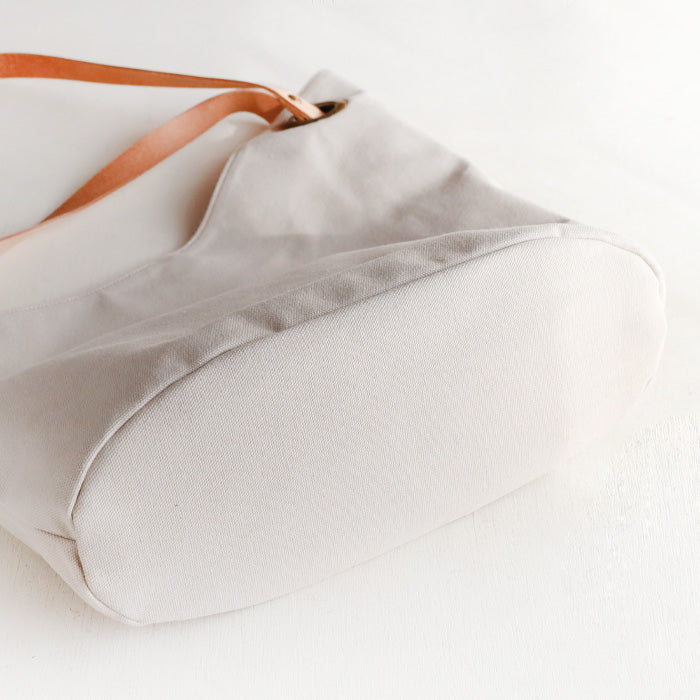 ulazan alter Asymmetric Water Repellent Canvas Tote Bag Ivory Women's Men's [U0209-IV] 