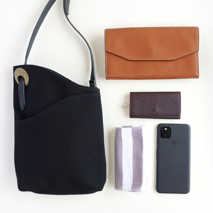 ulazan alter Asymmetric Water Repellent Canvas Pochette Black Women's Men's [U0211-BK] 