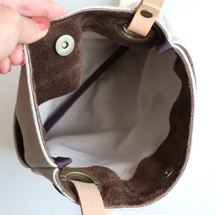 ulazan alter Asymmetric Water Repellent Canvas Pochette Ivory Women's Men's [U0211-IV] 