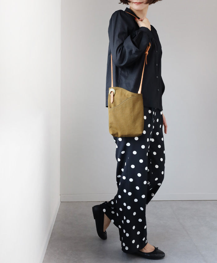 ulazan alter Asymmetric Water Repellent Canvas Pochette Olive Women's Men's [U0211-OL] 