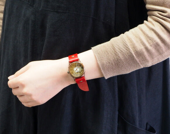 vie（ヴィー） 手作り腕時計 “crescent moon -クレセントムーン-” ラウンドフェイス [WB-069]