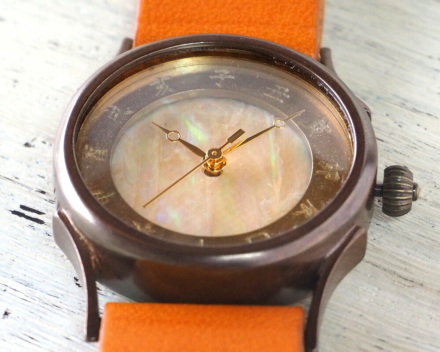 【文字盤のカラーが選べます】vie（ヴィー） 手作り腕時計 メイドインジャパン シリーズ 和時計 螺鈿文字盤 Mサイズ [WJ-001M]